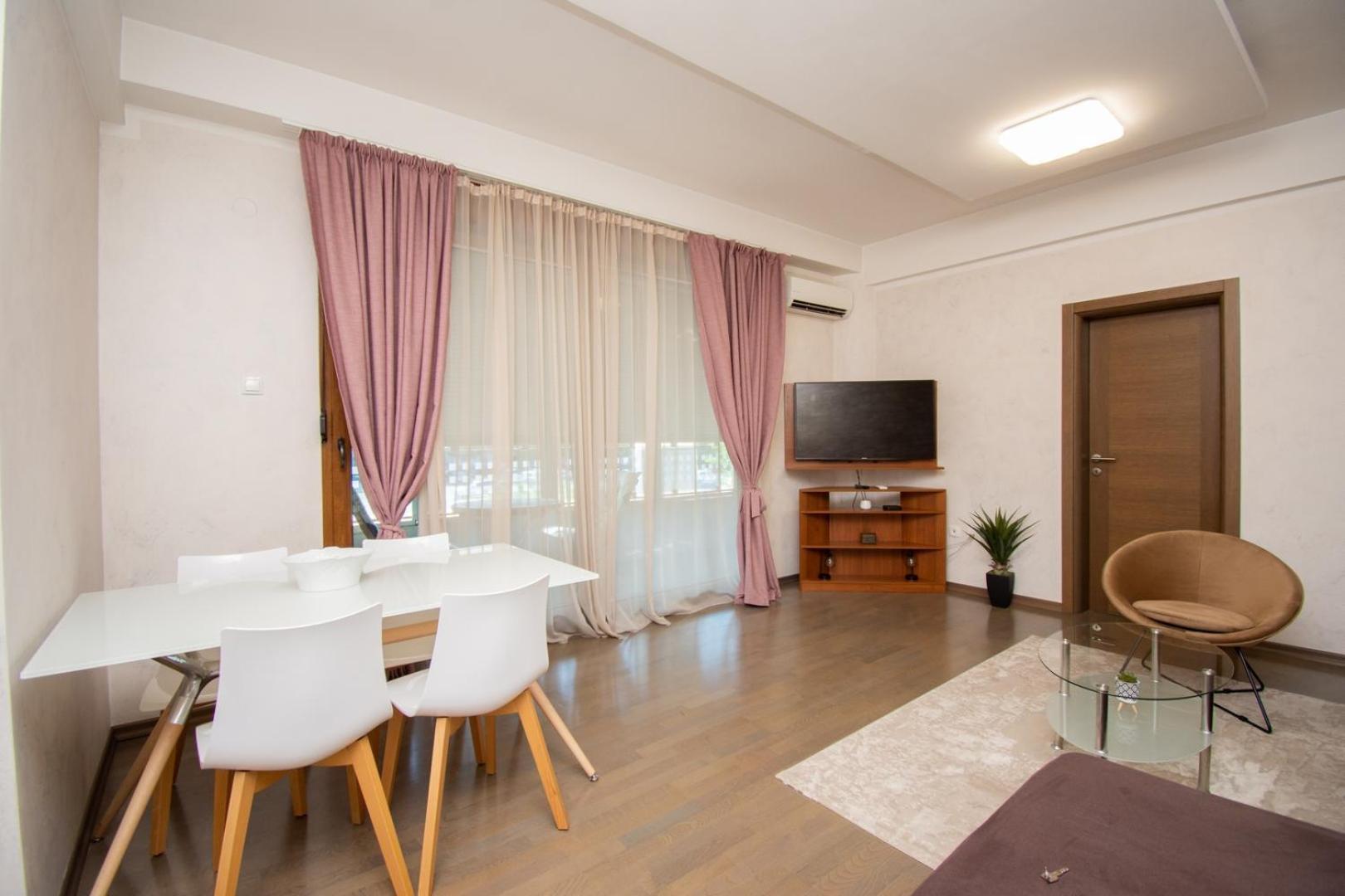 Maxim Compass Apartment Podgorica Exterior foto